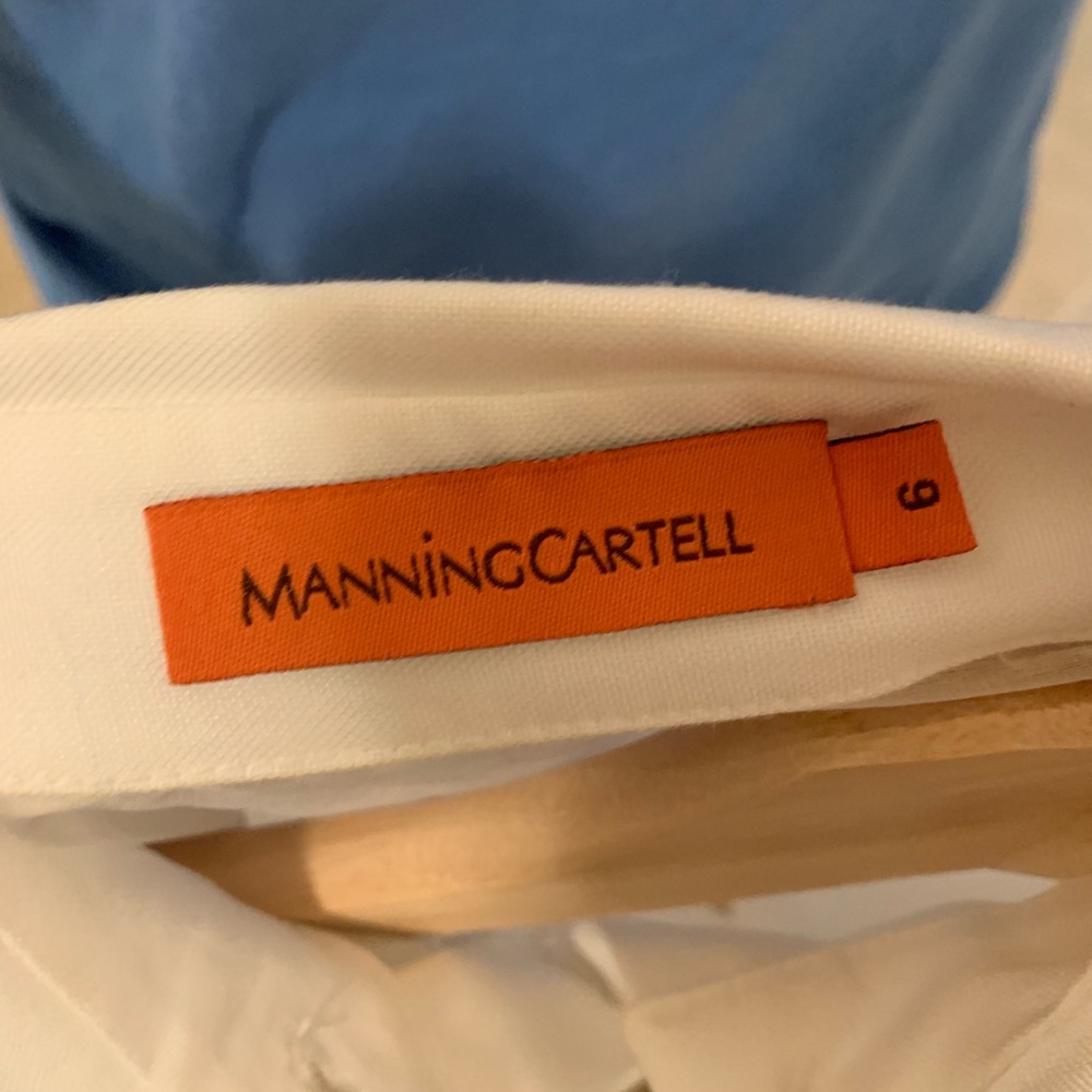 White blouse - Picture 3 of 4